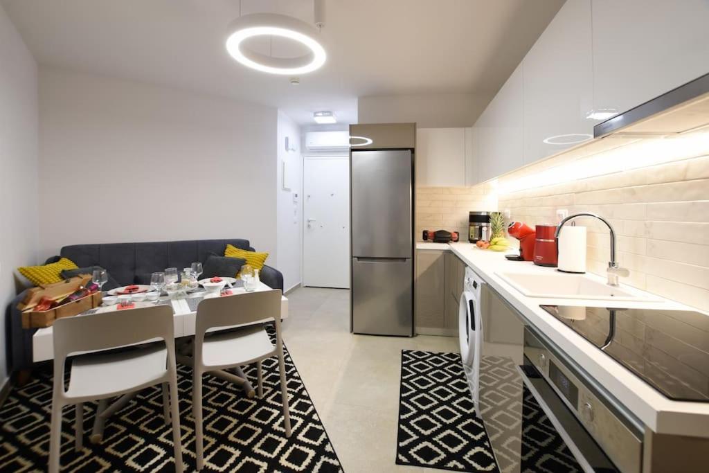Uni Cozy City Apartment Rhodes City エクステリア 写真
